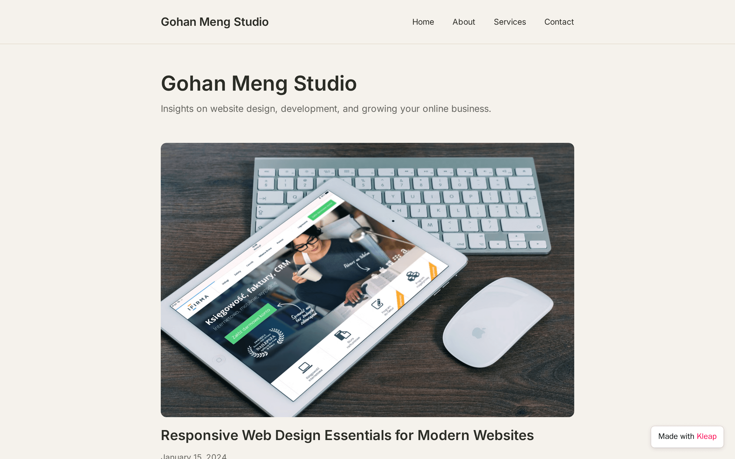A minimalist web design blog with a clean header and featured responsive design article.